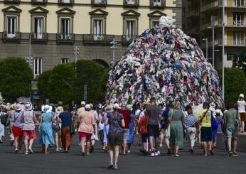 Movimento Cinque Stelle e Italia Viva messe d’accordo dalla Venere degli stracci di Pistoletto: dov’è successo il miracolo