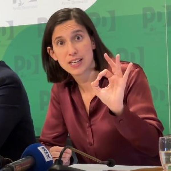 Referendum Autonomia, depositato il quesito. Opposizioni compatte: “Adesso raccogliamo le firme contro lo ‘spacca Italia”. Assente Azione, per Italia Viva c’era Boschi | VIDEO