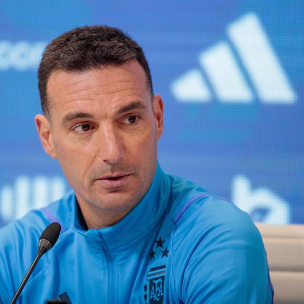 Scaloni non pone limiti a Messi: “Per noi è fondamentale. Mondiale 2026? Farà di tutto per esserci”