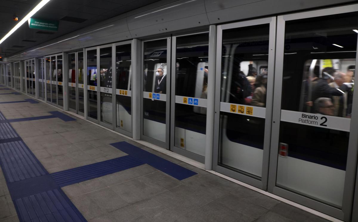 Milano, la testimonianza di una delle borseggiatrici della metro: “…