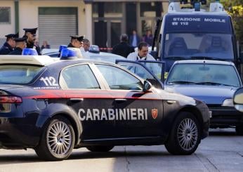 Napoli, rissa a Mugnano con mazze da baseball per un’auto parcheggiata male: 8 denunciati