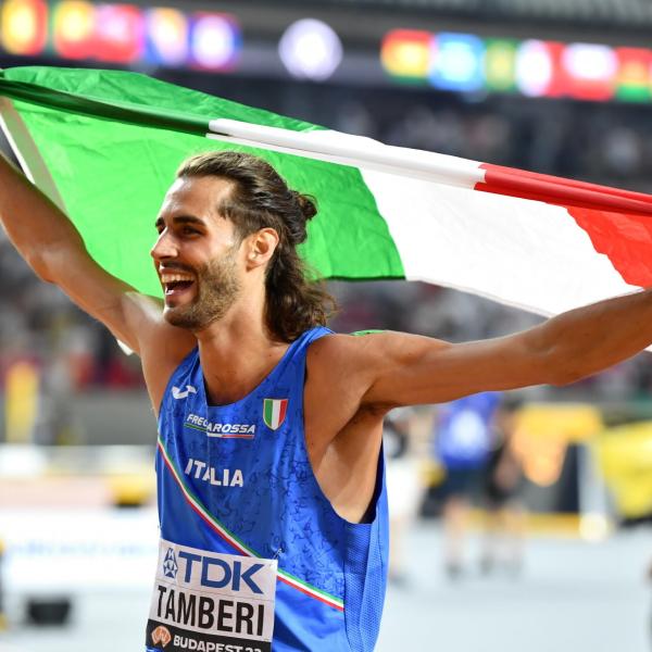 Europei di Atletica 2024, strepitoso Tamberi: è oro! Poi corre ad abbracciare Mattarella | VIDEO