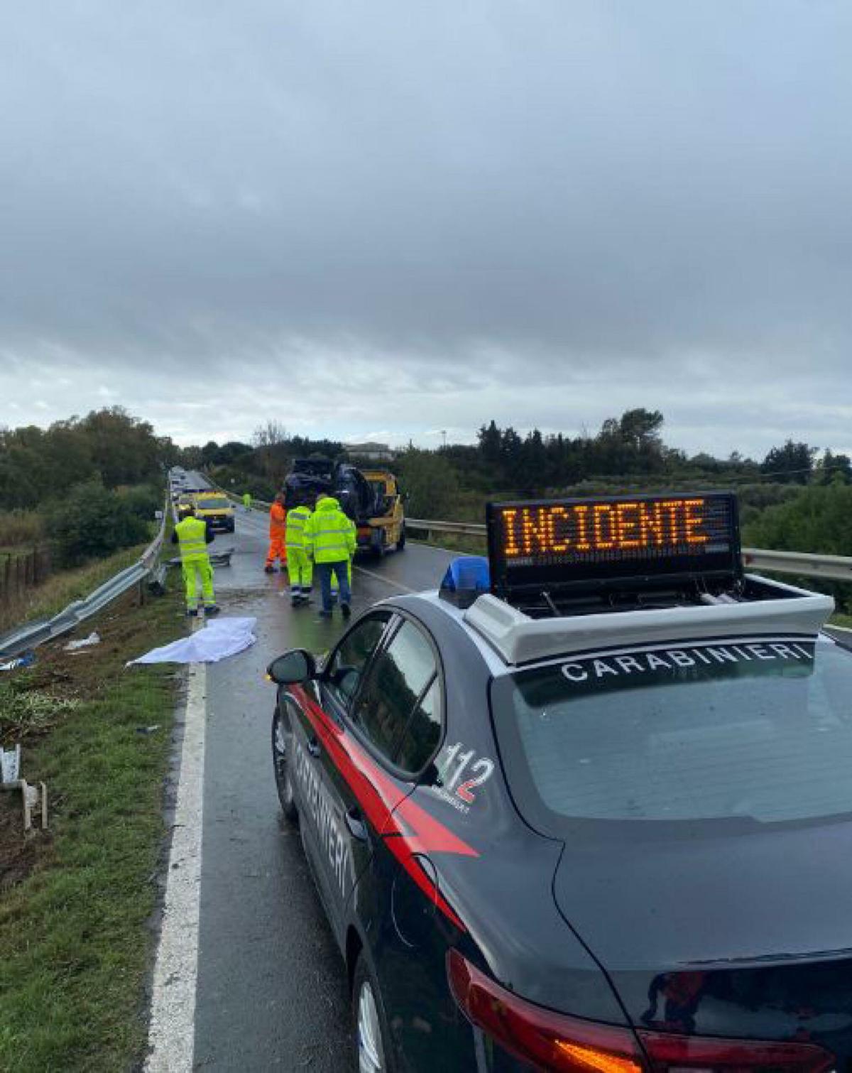 Pordenone, incidente a Maniago: un furgoncino si è ribaltato, due f…