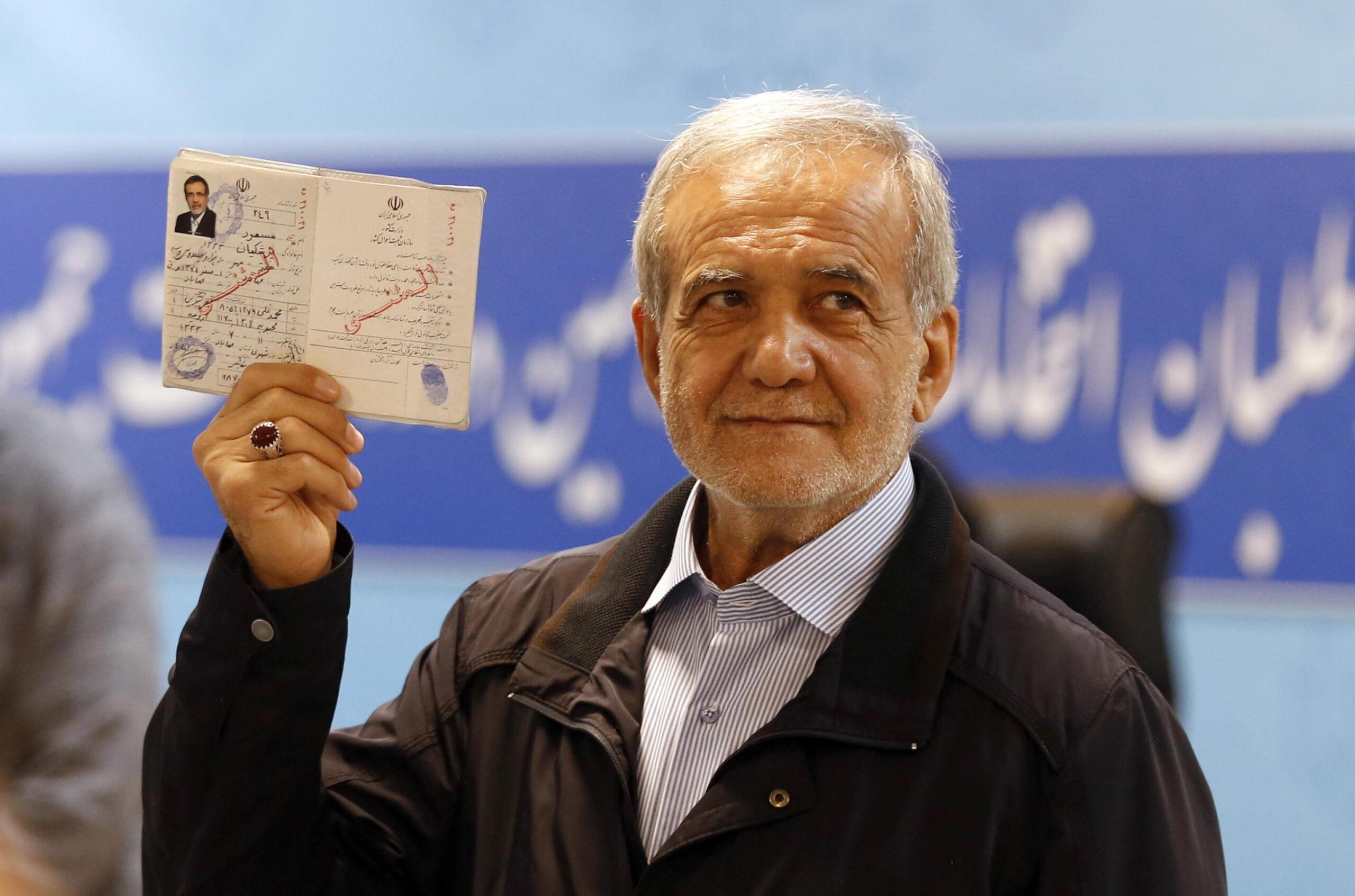 Elezioni 2024 in Iran: l’ex ministro della Sanità Masoud Pezeshkian si candida alla presidenza del Paese