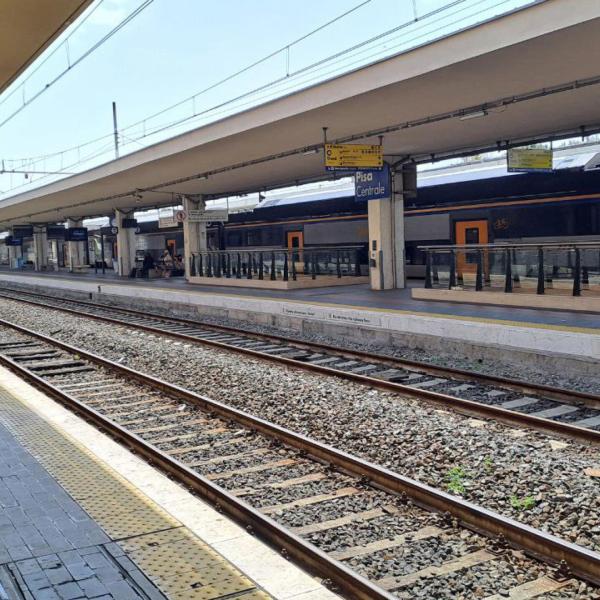 Tragedia a Savona, uomo travolto e ucciso da un treno alla stazione di Varazze: gesto volontario?