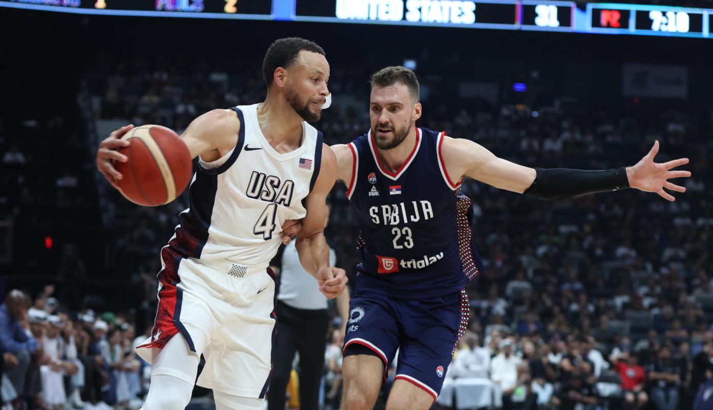 Basket, super Team USA contro la Serbia: Curry e compagni “demoliscono” gli avversari