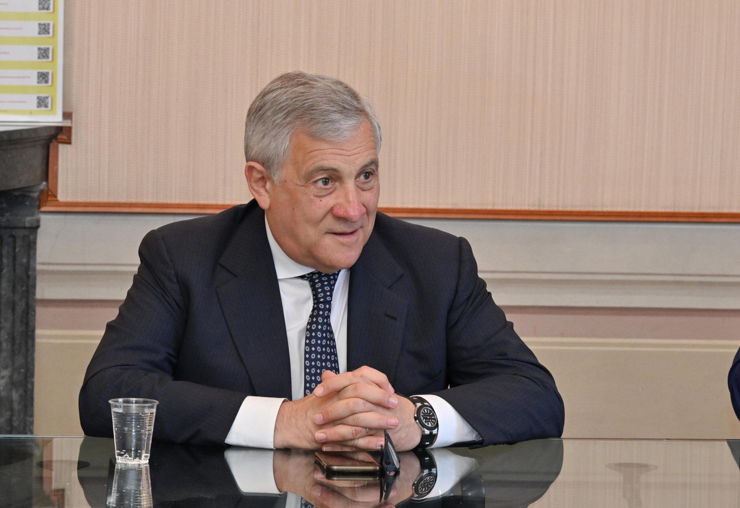 Cosa sta succedendo in Libano? L’appello di Tajani agli italiani: “Lasciate il paese il prima possibile”. Conclusa summit urgente Ministri Esteri G7