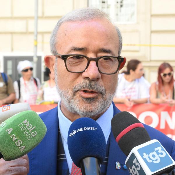 Manovra, scontro su pensioni e sanità. Barbagallo (Uilp): “Aumento minime? Sicuro non faremo spese pazze”. Medici in piazza contro il Governo