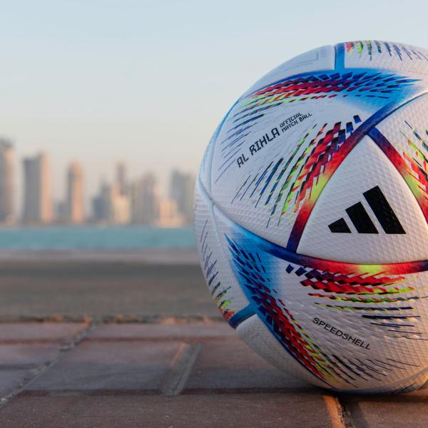 Adidas svela Al Rihla, il pallone dei Mondiali in Qatar 2022. FOTO