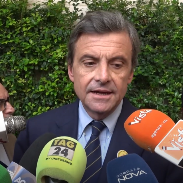 Dimissioni Spano, Calenda: “Migliaia di lavoratori senza risposta, cosa vuole fare Giuli? Troviamo un nuovo ministro su Linkedin…”| VIDEO