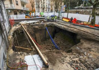 Maltempo, fiume di fango a Napoli: danni e disagi in via Solimena