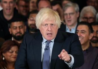 Regno Unito, l’ex premier Boris Johnson voleva invadere l’Olanda durante il Covid: ecco il motivo