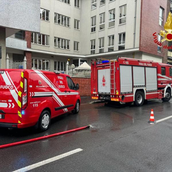 Massa Carrara, incendio in un appartamento nella zona di Capanne a Montignoso: morto un uomo di 73 anni