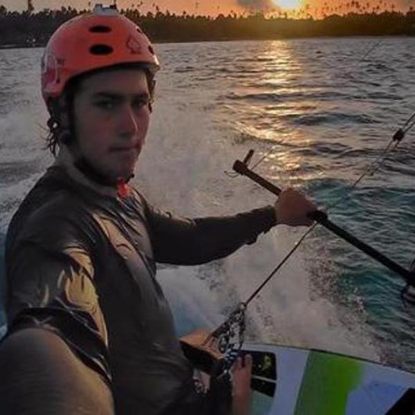 Parigi 2024, kitesurfer muore in un incidente a poche settimane dai Giochi