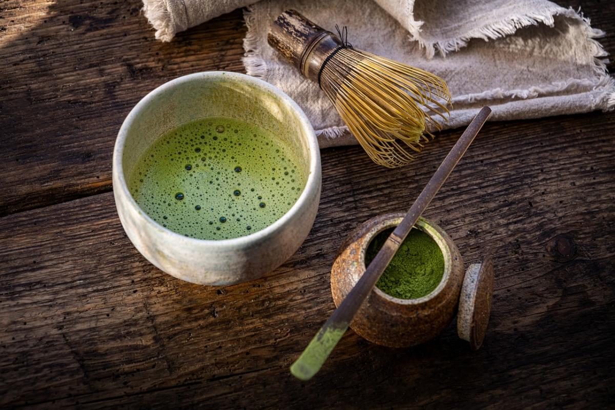 Tè Matcha: cos’è, quali sono i benefici e gli usi di questa bevanda…