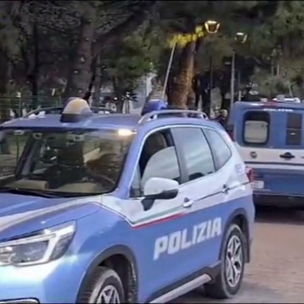 Napoli, bimba di 18 mesi rischia il soffocamento a Portici: salvata da un ispettore di Polizia