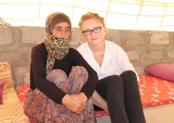 Genocidio degli Yazidi, Ryan (scrittrice e giornalista): “Le donne hanno avuto un ruolo fondamentale nella resistenza contro l’Isis. Lo Stato Islamico? È ancora una minaccia per questo popolo”| FOTO