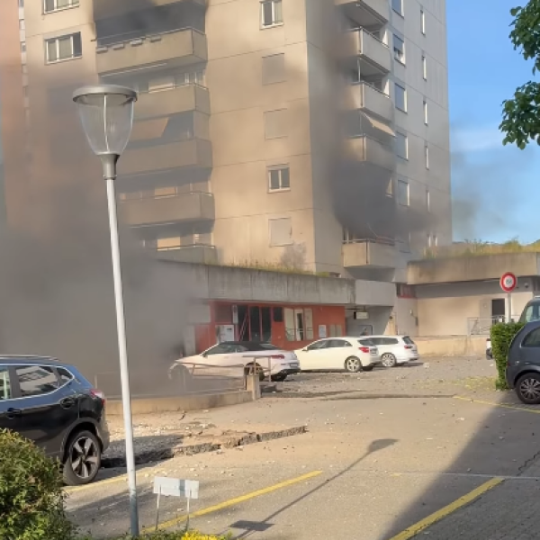 Svizzera, esplosione in un garage a Nussbaumen: danni anche ad un edificio, 2 morti ed 11 feriti | VIDEO