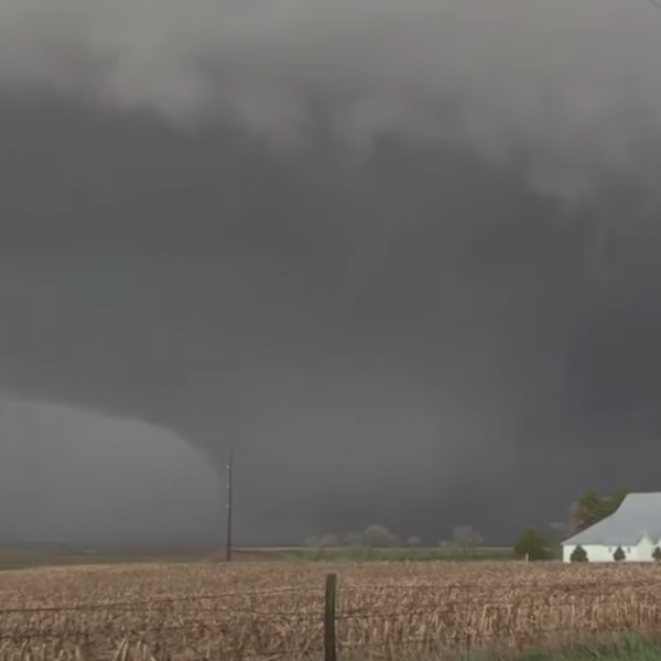 Usa, tornado in Texas, Iowa e Nevada: cinque feriti, ingenti danni a case ed edifici | VIDEO