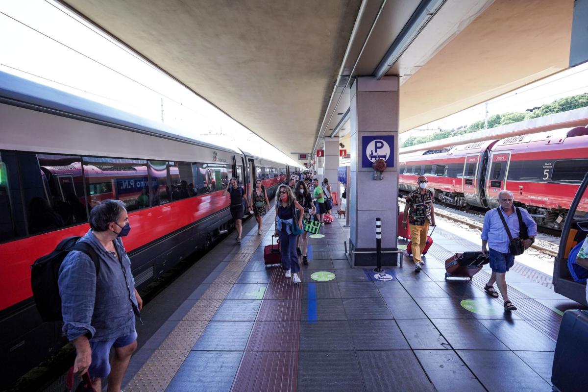 Baby gang dei treni in Brianza: rapinavano e picchiavano i pendolari