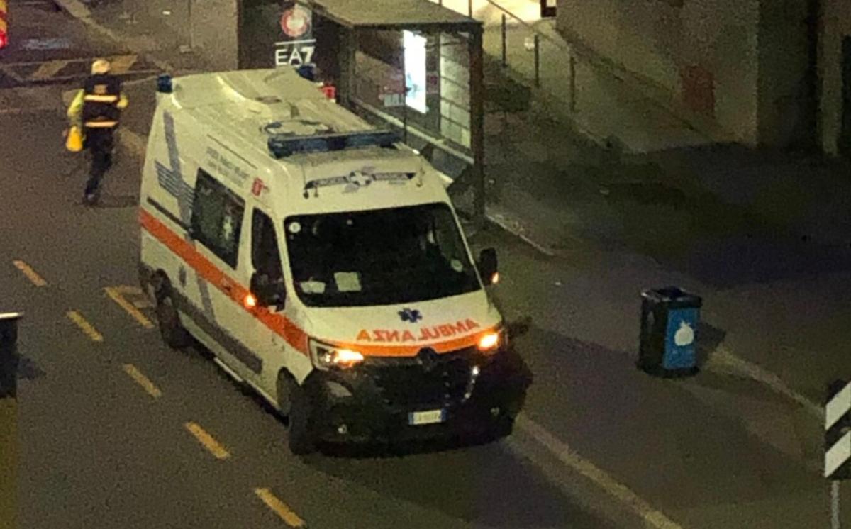 Milano, ragazzo accoltellato in via Cavezzali: è caccia all’aggress…