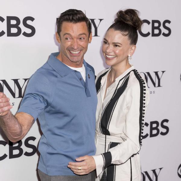 Hugh Jackman ha un nuovo amore: “Si sta frequentando in gran segreto con Sutton Foster”