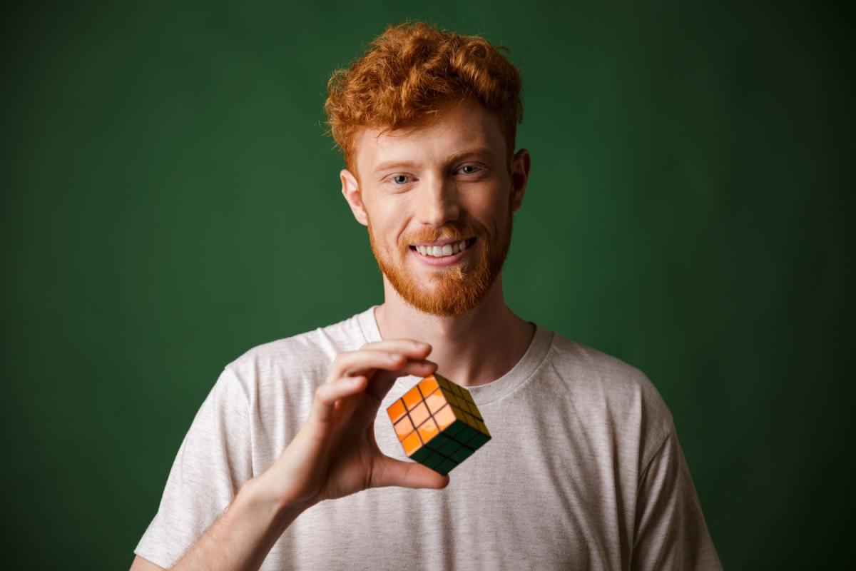 Come risolvere il cubo di Rubik in sette facili passaggi