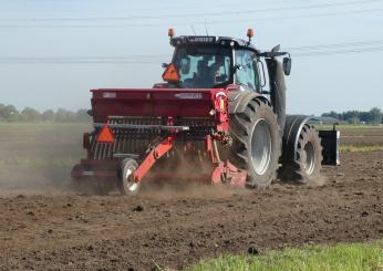 Proteste agricoltori Grecia, trattori in strada. Le mobilitazioni dei coltivatori intensificate in tutta l’UE