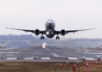 Usa, paura su un volo America Airlines si spegne un motore