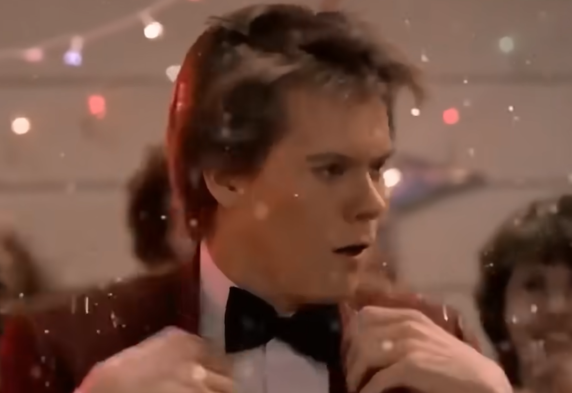 Footloose compie 40 anni: trama, cast e curiosità del cult con Kevin Bacon