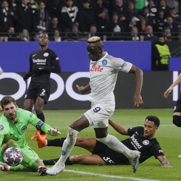 Eintracht Francoforte-Napoli 0-2: altro show della squadra di Spalletti. Qualificazione vicina