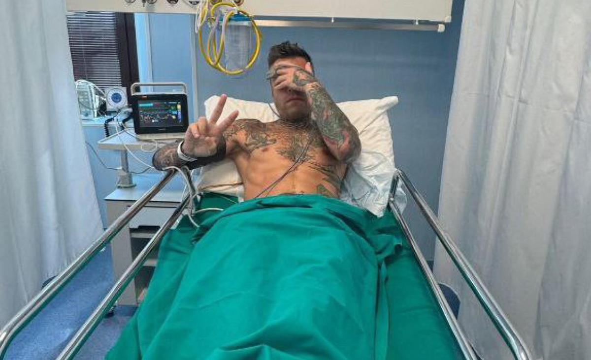 Fedez in ospedale per emorragia, lancia una frecciatina a Chiara Ferragni? La storia cancellata sui social