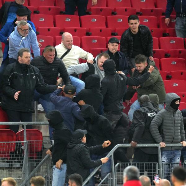 Follia degli ultras dell’Az: attaccano tifosi e familiari dei calciatori del West Ham