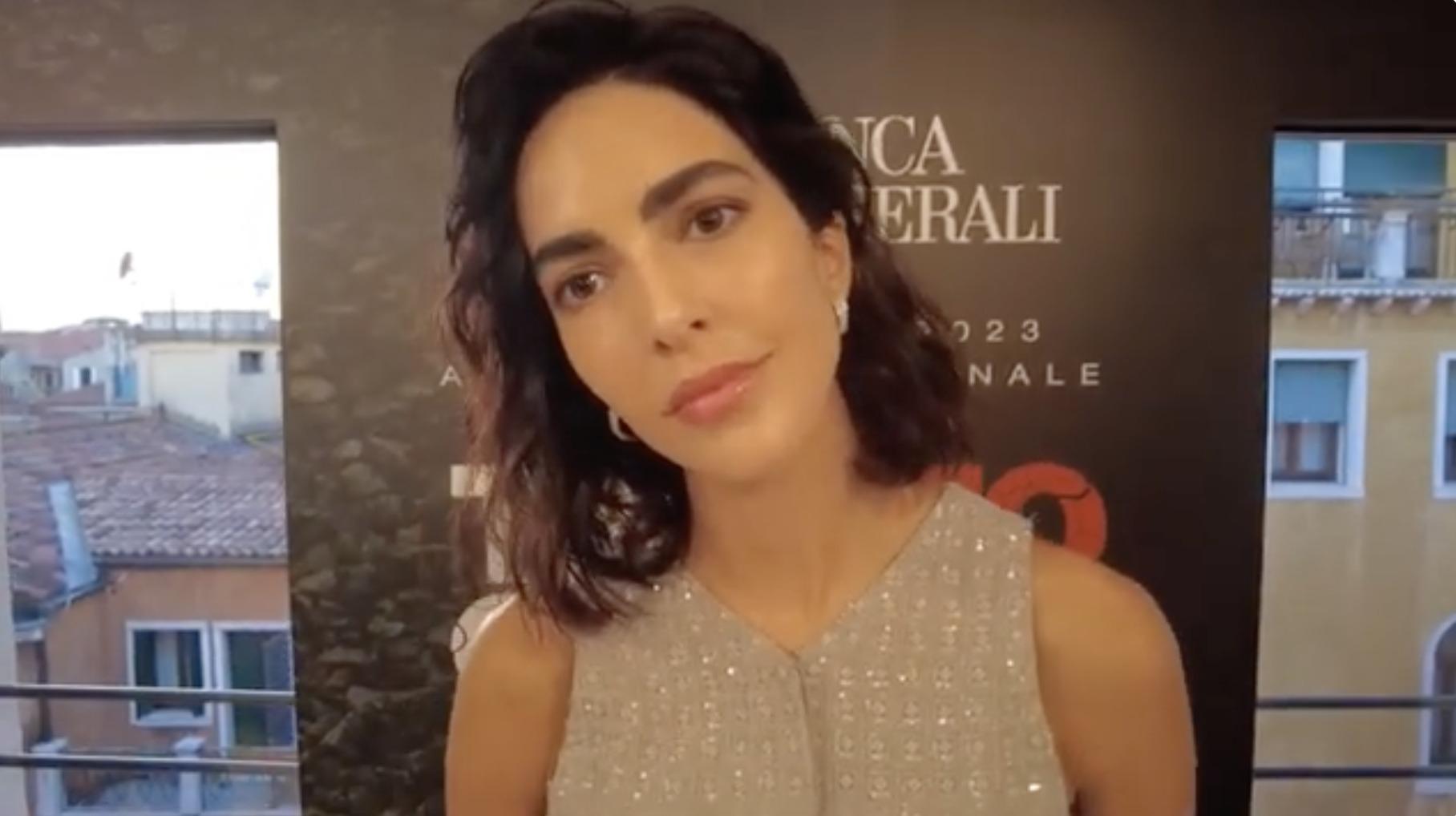 Rocio Munoz Morales a Venezia per il docufilm “Time To Change”: “Insegno la responsabilità alle mie figlie. Con Raoul ci siamo divertiti a Celebrity Hunted” | VIDEO ESCLUSIVA