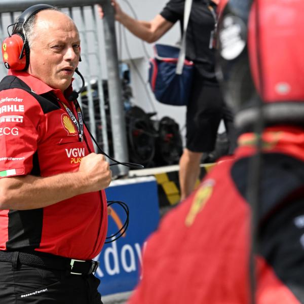 Ferrari, Vasseur da Imola: “Leclerc? Power unit nuova per evitare rischi”