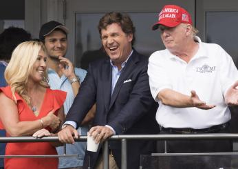 Tucker Carlson e Fox News si dividono, il giornalista sostenne la tesi dei brogli elettorali costati 787 milioni di dollari all’azienda