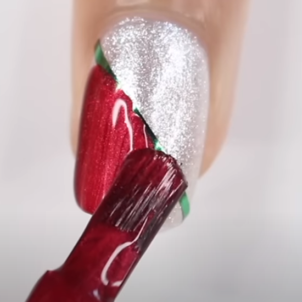 Di che colore fare le unghie a dicembre? Moda e tendenze nail art 2023