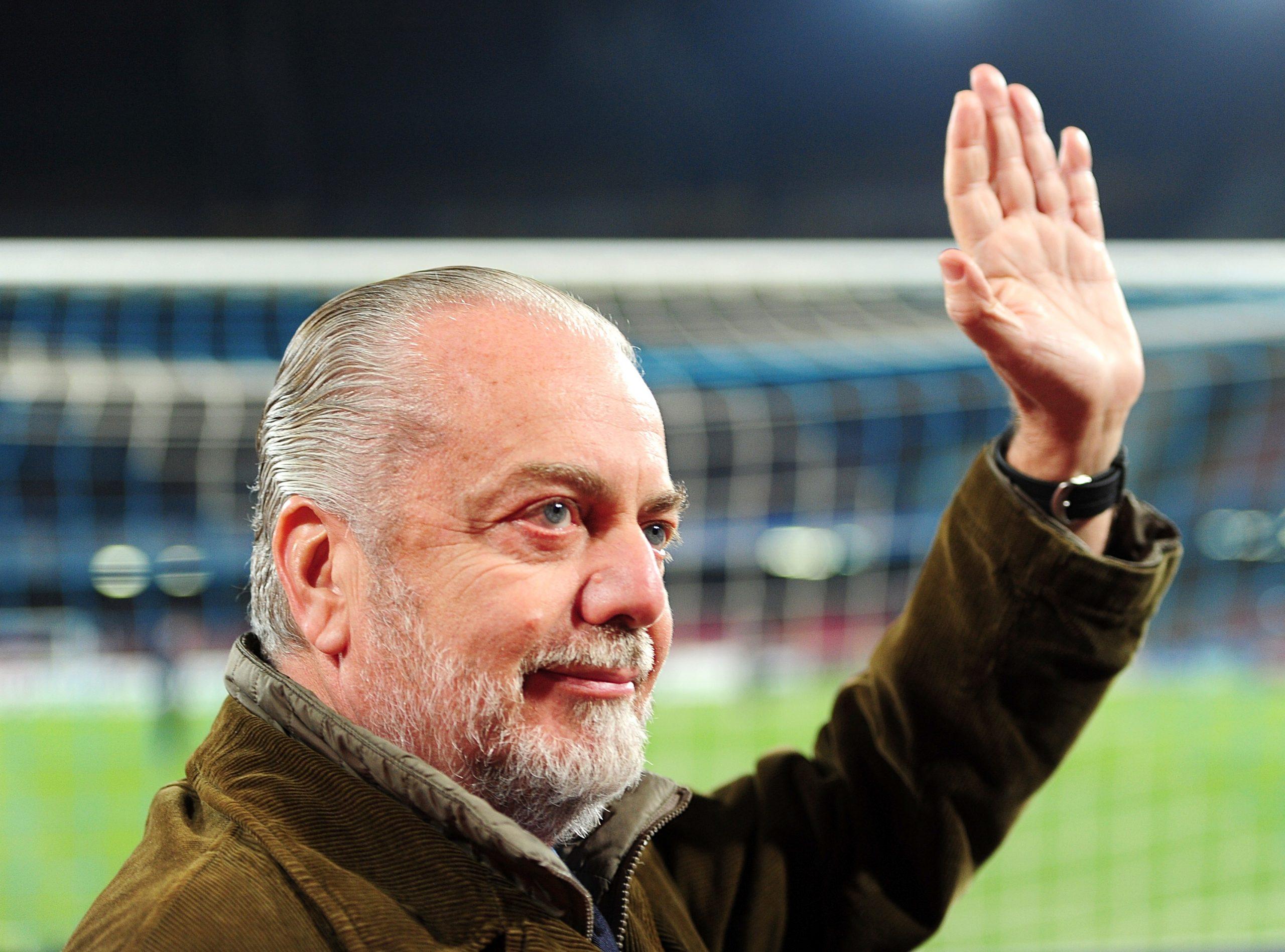 Napoli, De Laurentiis vicino alla squadra: obiettivo Champions da non fallire