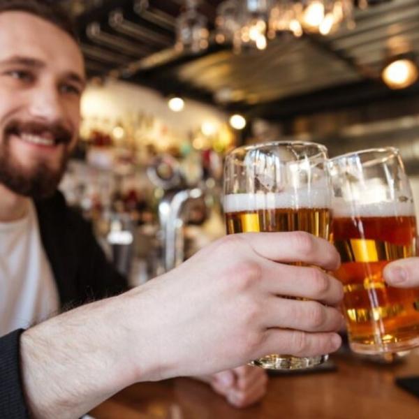 Che succede se bevi birra tutti i giorni, quali sono le conseguenze e gli effetti negativi