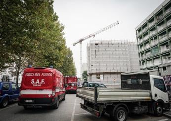 Incidente a Como, furgone si ribalta, ferite il conducente di 32 anni. Traffico in tilt