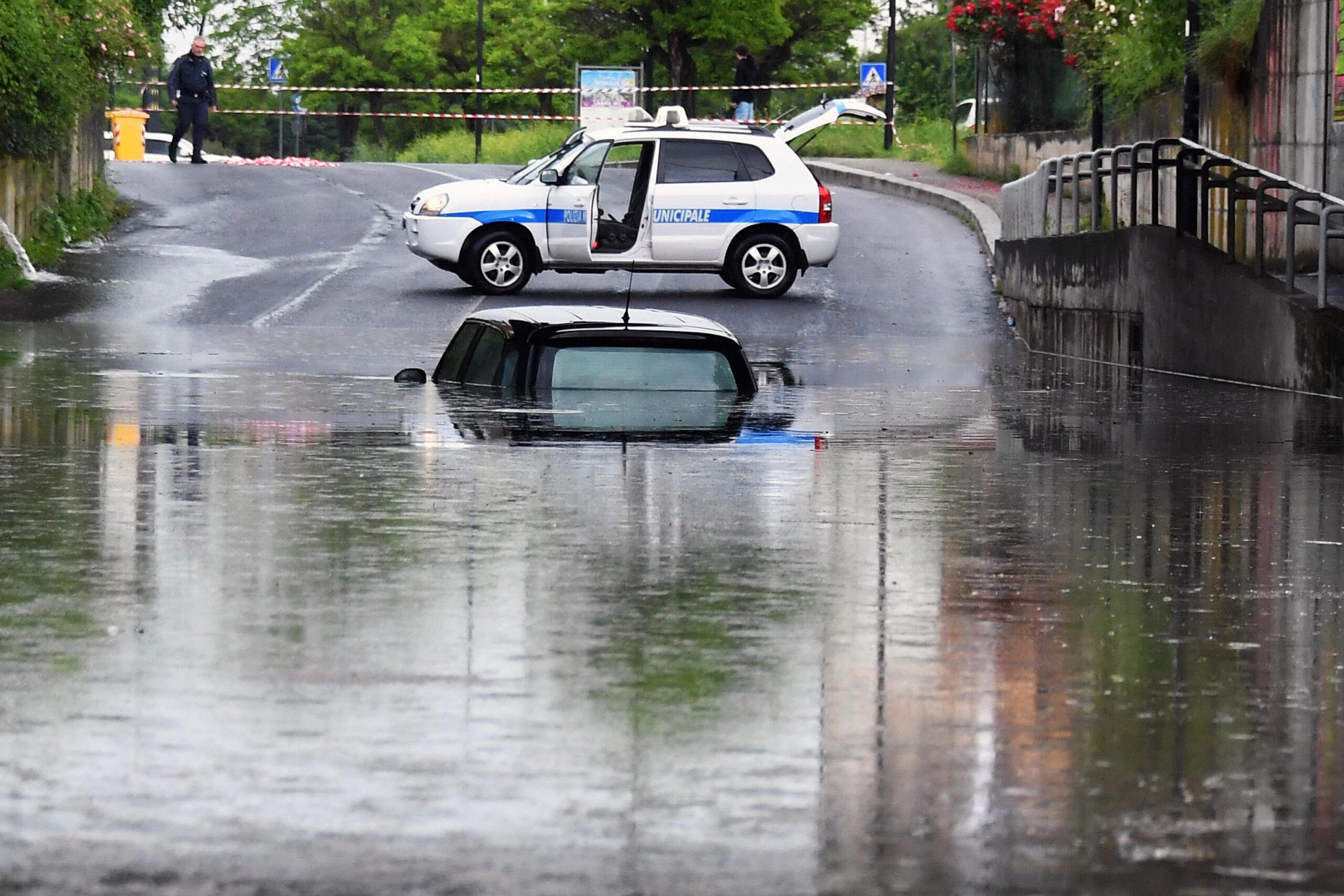 Maltempo, nubifragio colpisce Rieti: allagati strade e sottopassi