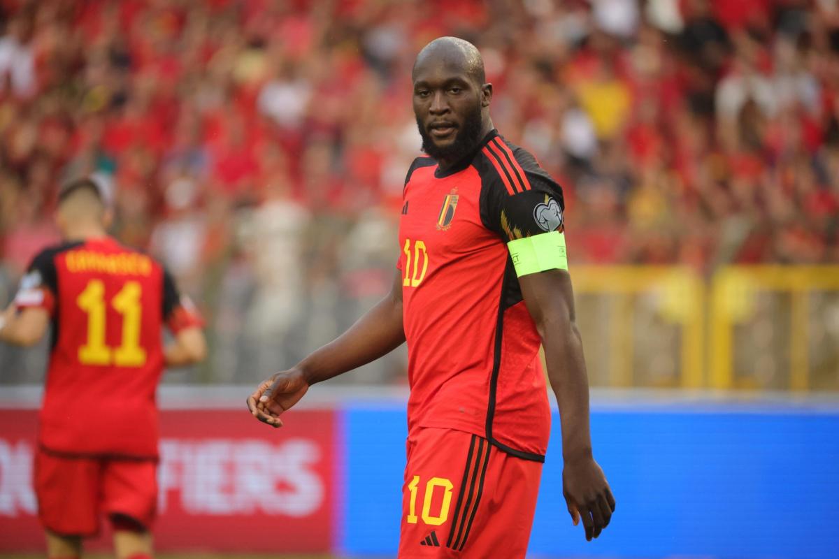 Belgio-Azerbaijan, parte l’inno sbagliato: Lukaku lo fa ripetere