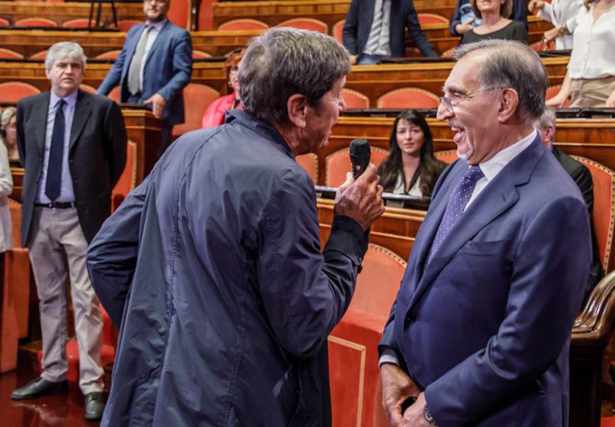 Gianni Morandi canta al Senato per i 75 anni dalla prima seduta | F…