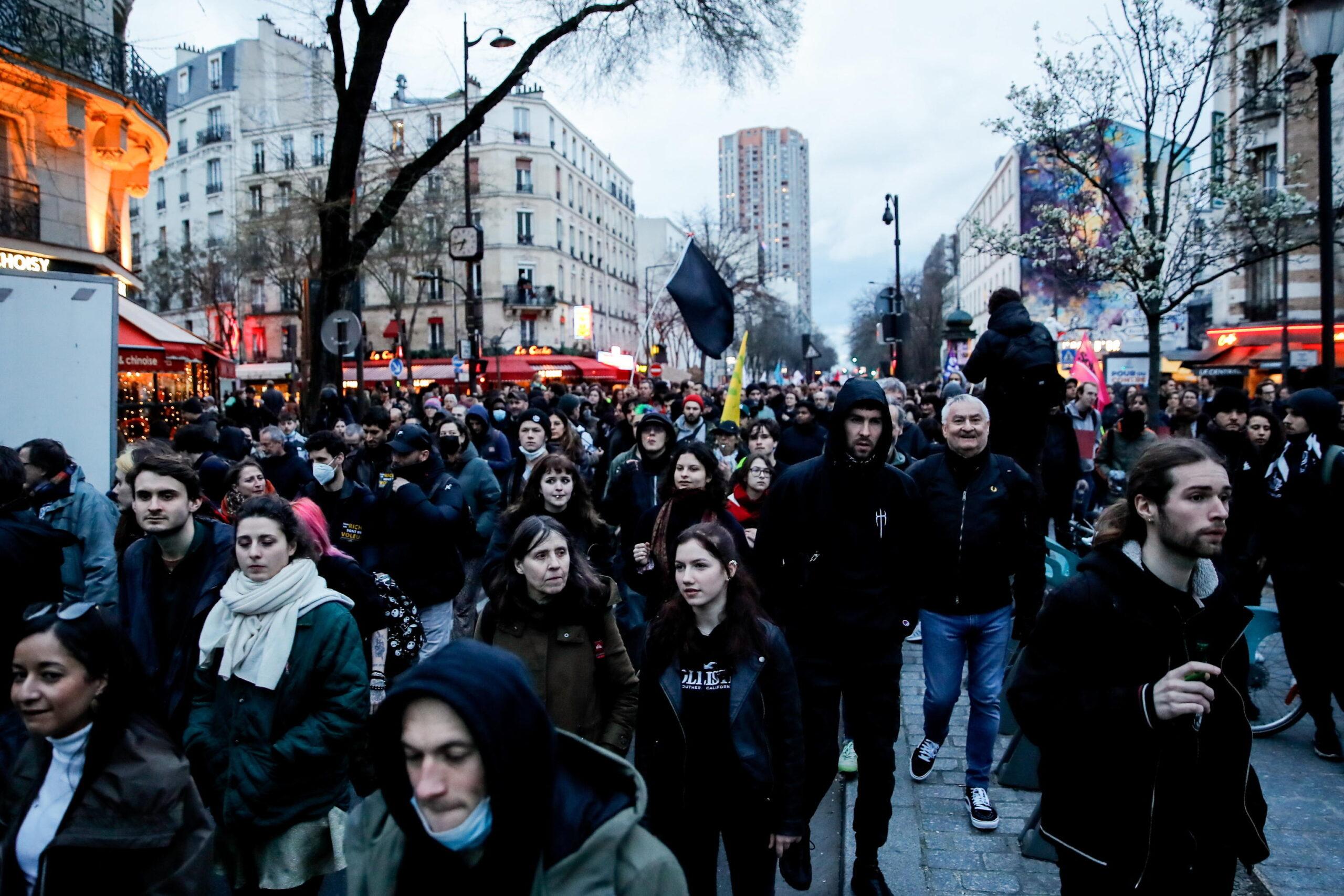 Francia, il movimento di estrema sinistra “Jeune Garde” preoccupa | FOTO