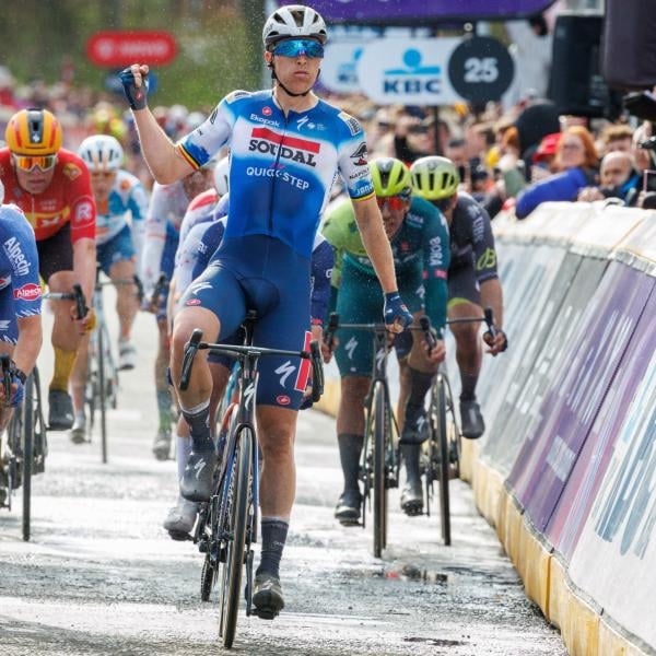 Scheldeprijs 2024, Merlier batte Philipsen allo sprint