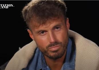 “Temptation Island”, Alex Petri racconta come avrebbe reagito al bacio tra Vittoria e il tentatore Simone