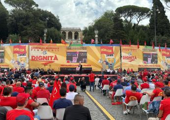 Sentieri della dignità, la Fiom Cgil si raduna a piazza del Popolo a Roma per l’assemblea nazionale | VIDEO e FOTO