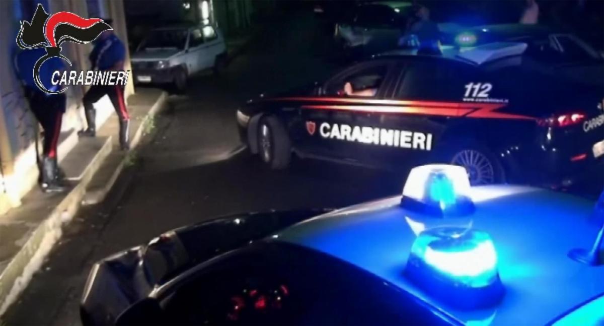 Omicidio-suicidio a Castagneto Carducci: 81enne spara alla moglie e…