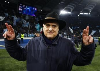 Lazio, la protesta dei tifosi contro Lotito non si ferma. Sui social: “Vendi e vattene”