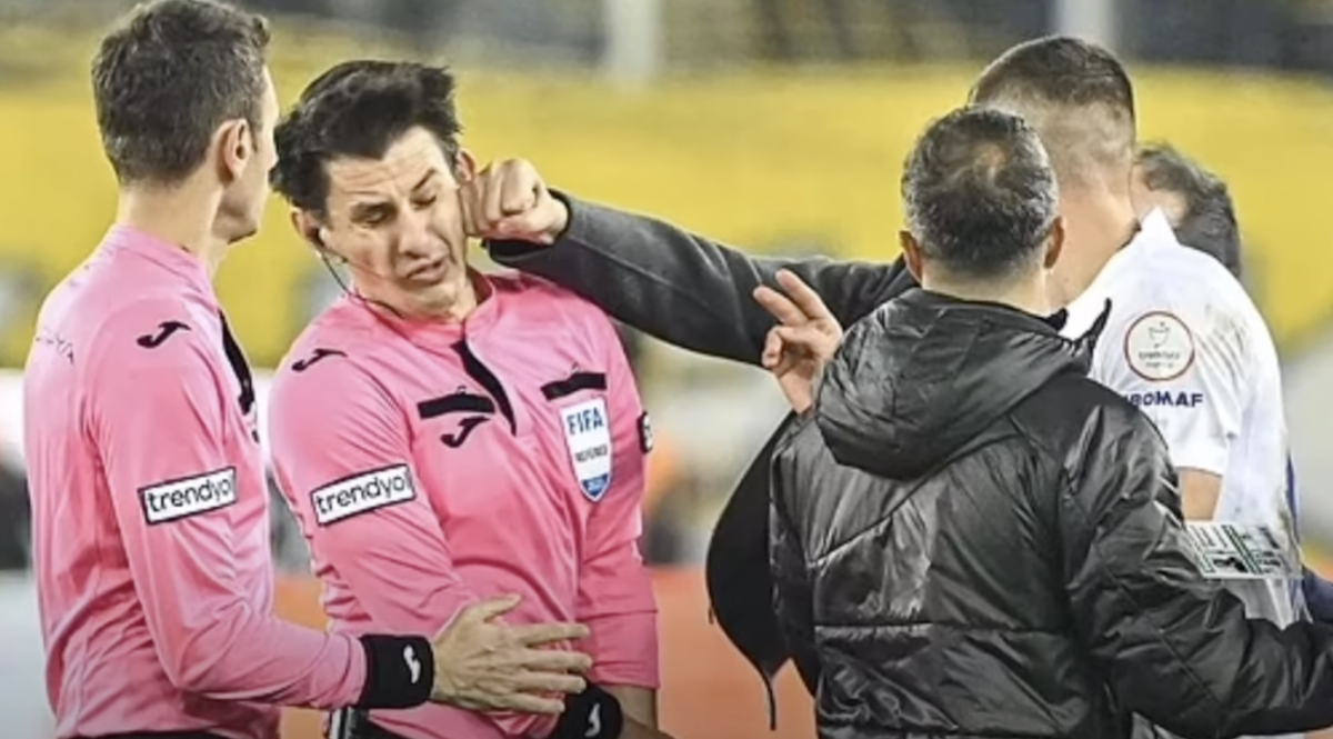 Turchia, campionato sospeso dopo l’aggressione a un arbitro: quando…